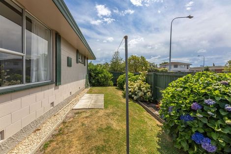 Photo of property in 1/15 Chipping Lane, Redwood, Christchurch, 8051