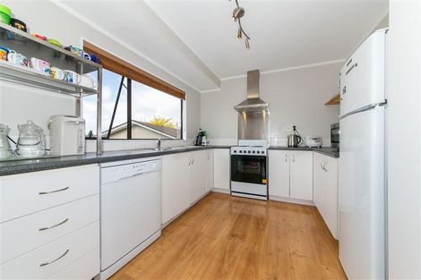 Photo of property in 4 Amery Place, West Harbour, Auckland, 0618