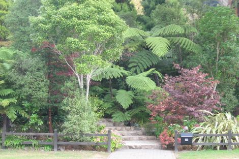 Photo of property in 36 Pinehaven Road, Pinehaven, Upper Hutt, 5019