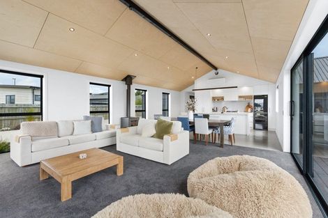 Photo of property in 3 Pepperwood Green, Albert Town, Wanaka, 9305