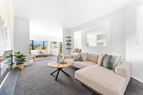 Photo of property in 42 Parkwood Crescent, Gulf Harbour, Whangaparaoa, 0930