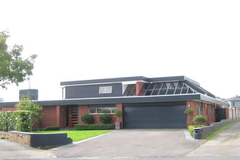 Photo of property in 17 Clyside Avenue, Half Moon Bay, Auckland, 2012