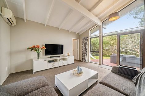 Photo of property in 26 Woolwich Close, Whitby, Porirua, 5024