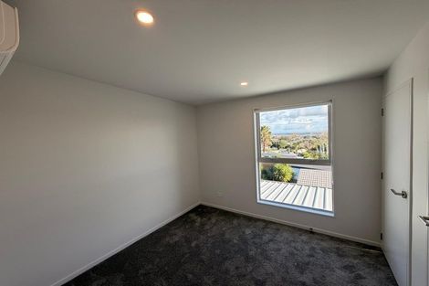 Photo of property in 9/9 Aeroview Drive, Beach Haven, Auckland, 0626