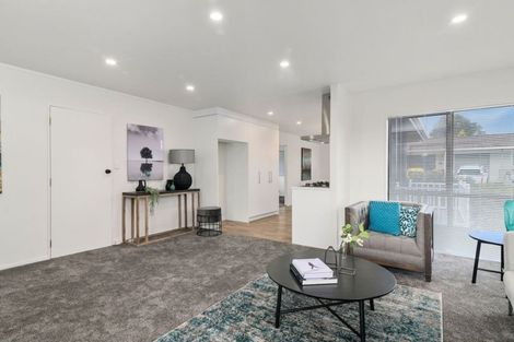 Photo of property in 8 Leo Place, Kawaha Point, Rotorua, 3010