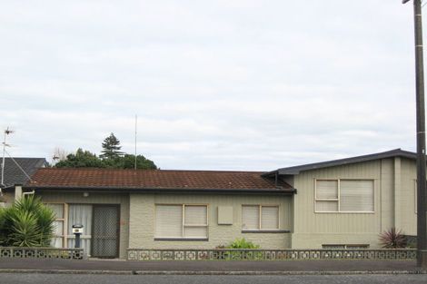 Photo of property in 37 Birdwood Avenue, Moturoa, New Plymouth, 4310