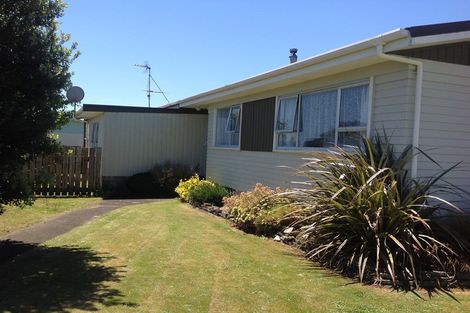 Photo of property in 5 Newbury Place, Waitara, 4320