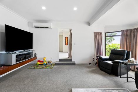 Photo of property in 19 Sanctuary Point, Sunnyhills, Auckland, 2010