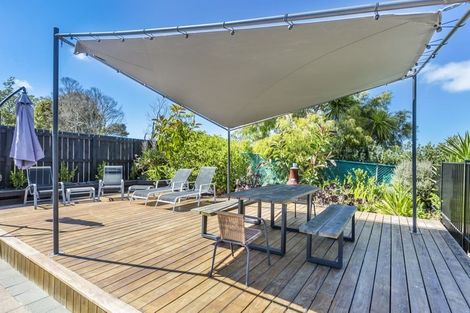 Photo of property in 1301 Whangaparaoa Road, Army Bay, Whangaparaoa, 0930