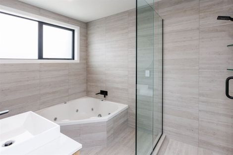 Photo of property in 18 Silkwood Place, Fitzherbert, Palmerston North, 4410