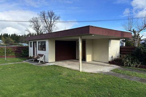 Photo of property in 1 Waverley Street, Waipawa, 4210