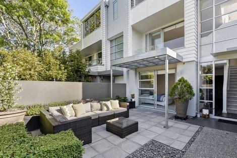 Photo of property in 2/4 Campbell Road, Takapuna, Auckland, 0622