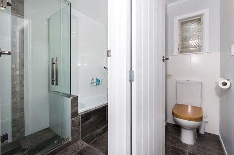 Photo of property in 1/6 Murray Road, Te Atatu Peninsula, Auckland, 0610