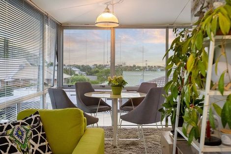 Photo of property in 2/23 Rawhiti Road, Manly, Whangaparaoa, 0930