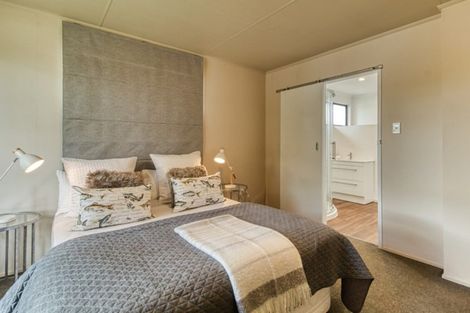 Photo of property in 1 Kaweka Place, Havelock North, 4130