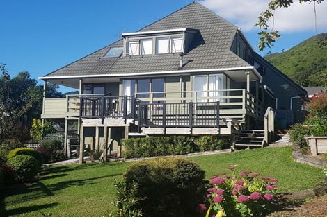 Photo of property in 14 Amokura Street, Waikanae, 5036