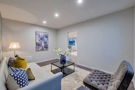 Photo of property in 5 Manawanui Way, Orewa, 0931