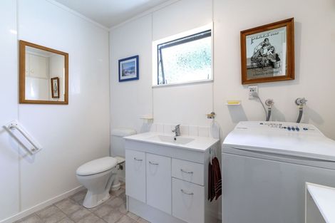 Photo of property in 2 Sand Dune Grove, Waikawa Beach, Levin, 5573