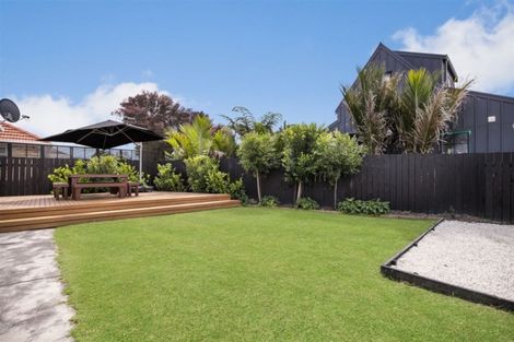 Photo of property in 1/14 Margate Road, Blockhouse Bay, Auckland, 0600