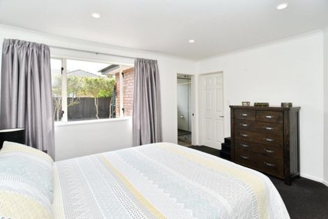 Photo of property in 4 Rue De La Mare, Parklands, Christchurch, 8083