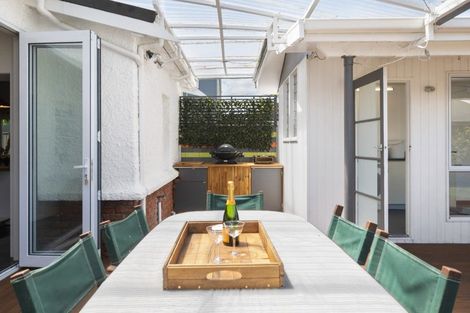 Photo of property in 24 Limbrick Street, Terrace End, Palmerston North, 4410