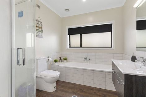 Photo of property in 13 Madeira Close, Whitby, Porirua, 5024