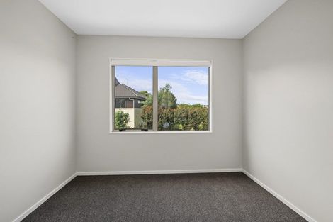 Photo of property in 27 Calypso Way, Unsworth Heights, Auckland, 0632