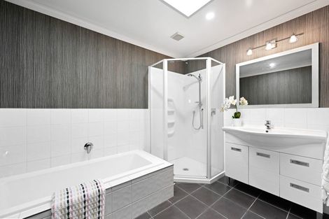 Photo of property in 2a Wentworth Drive, Rototuna North, Hamilton, 3210