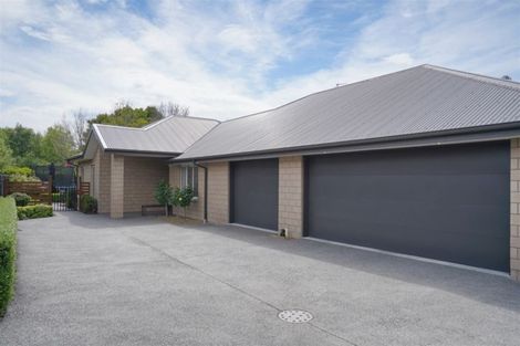 Photo of property in 10 Breton Close, Northwood, Christchurch, 8051