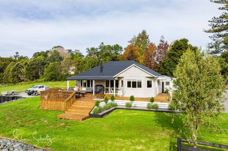 Photo of property in 17 Hook Road, Paparoa, 0571