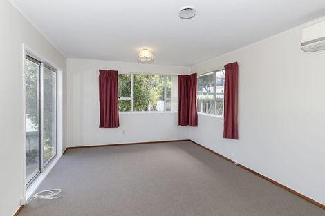 Photo of property in 42 Chislehurst Street, Henderson, Auckland, 0612