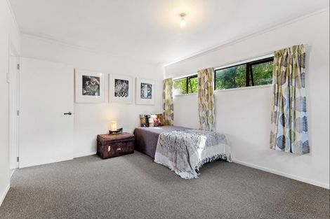 Photo of property in 29 Grand View Road, Leigh, 0985