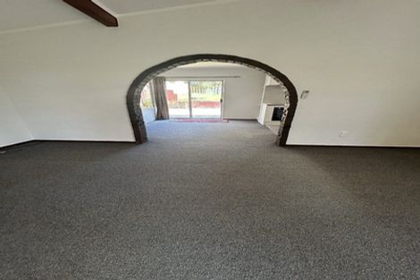 Photo of property in 19 South Lynn Road, Titirangi, Auckland, 0604