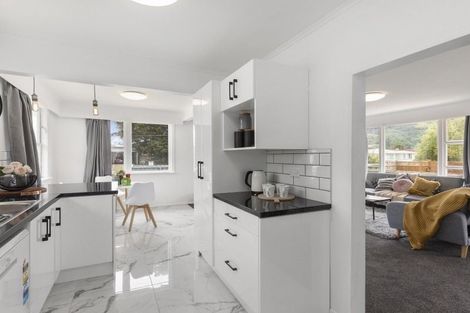 Photo of property in 42 Kashmir Avenue, Clouston Park, Upper Hutt, 5018