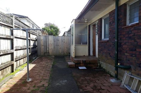 Photo of property in 4/96 Titirangi Road, New Lynn, Auckland, 0600