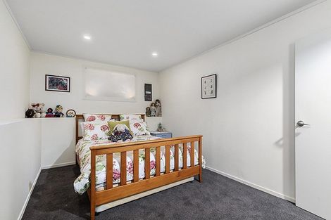Photo of property in 1/22 Lansdowne Street, Bayswater, Auckland, 0622