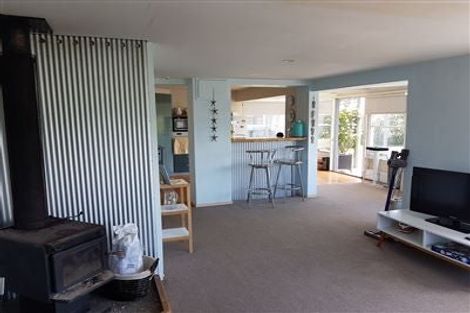 Photo of property in 30 Holton Road, Amberley, 7481