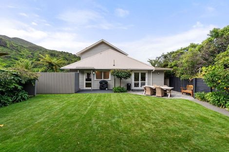 Photo of property in 43 Silverstream Road, Crofton Downs, Wellington, 6035