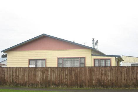 Photo of property in 2 Calgher Avenue, Waitara, 4320