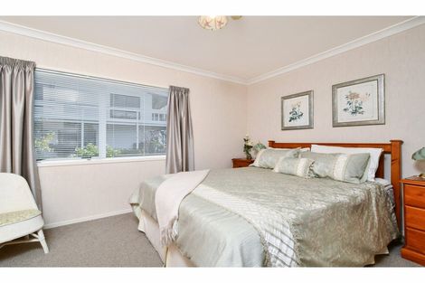 Photo of property in 2 Parkside Road, West Harbour, Auckland, 0618