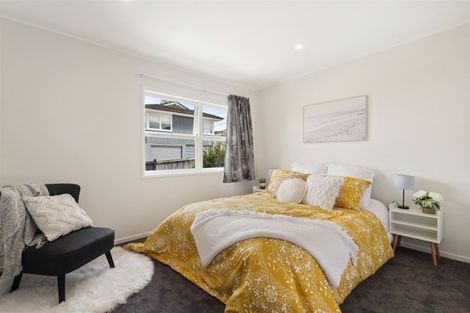 Photo of property in 2/47 Hogans Road, Glenfield, Auckland, 0629