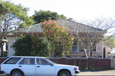 Photo of property in 21 Edgeware Road, Palmerston North, 4410