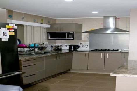 Photo of property in 8 Hatherley Place, Clendon Park, Auckland, 2103