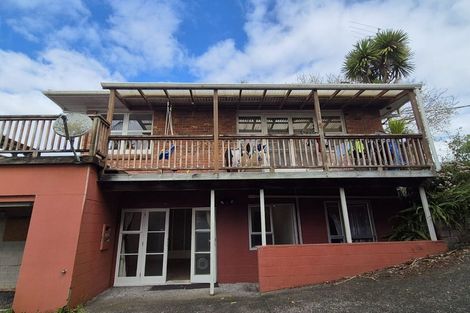 Photo of property in 1 Lauderdale Road, Birkdale, Auckland, 0626
