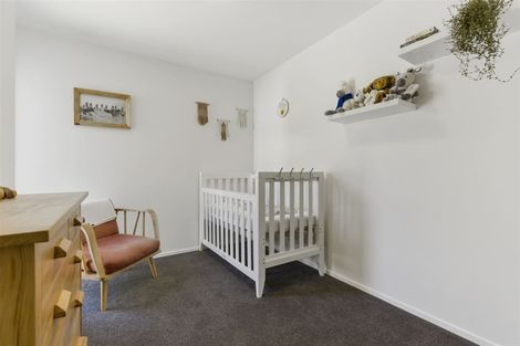 Photo of property in 9a William Bayes Place, Red Beach, 0932