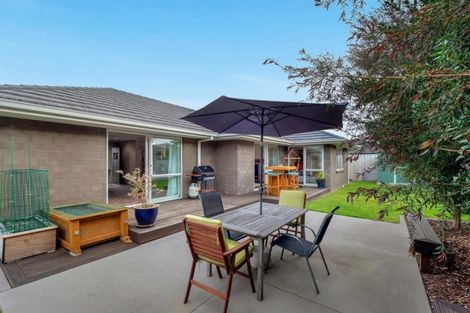 Photo of property in 24 Butterworth Crescent, Papamoa Beach, Papamoa, 3118