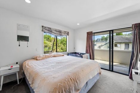 Photo of property in 2/86 Beach Road, Castor Bay, Auckland, 0620