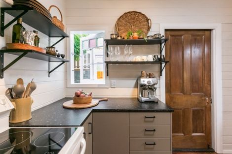 Photo of property in 20 Enfield Road, Hospital Hill, Napier, 4110