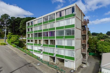 Photo of property in Beresford Apartments, 7/118 Russell Terrace, Berhampore, Wellington, 6023