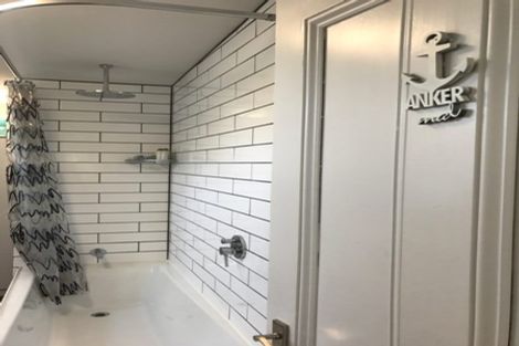 Photo of property in 7 Royal Street, Berhampore, Wellington, 6023